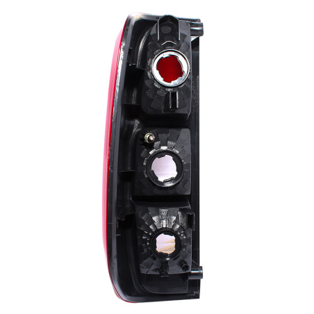 FAROL TRASERO DERECHO NISSAN NAVARA 2007 2013